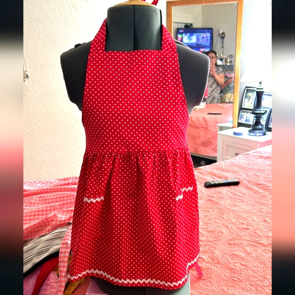 Apron girl's